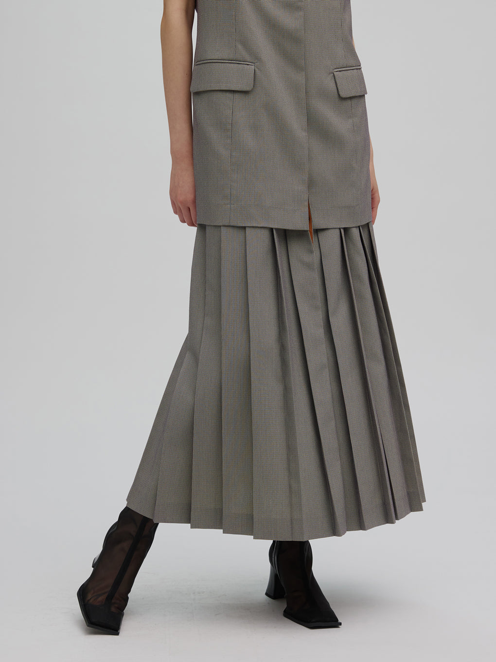 PLEATED SKIRT DOCKING SUIT DRESS