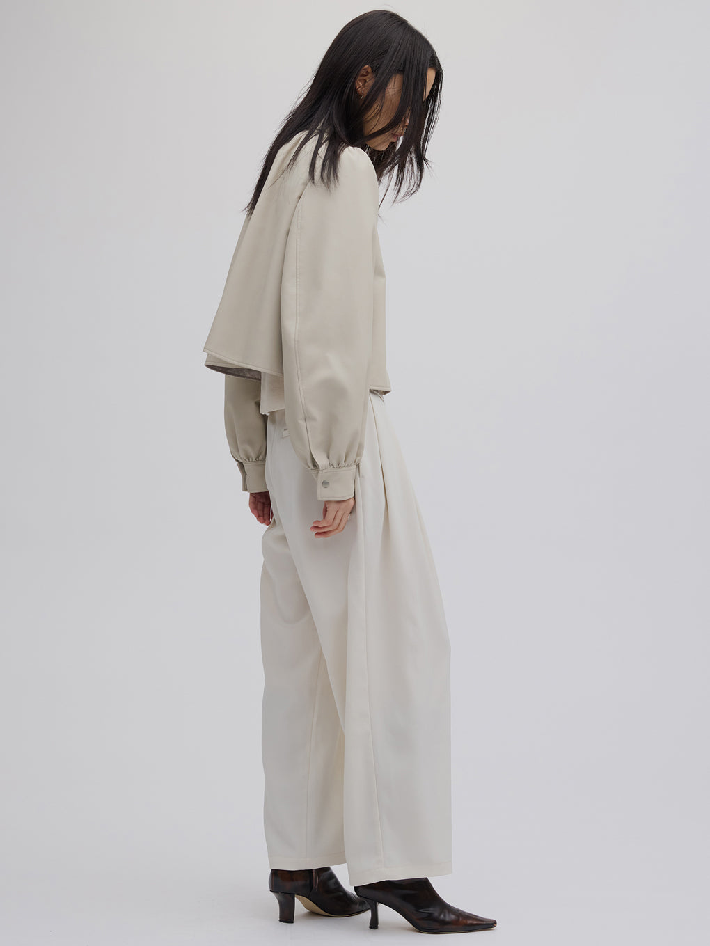 MULTI TUCK NARROW BELT PANTS