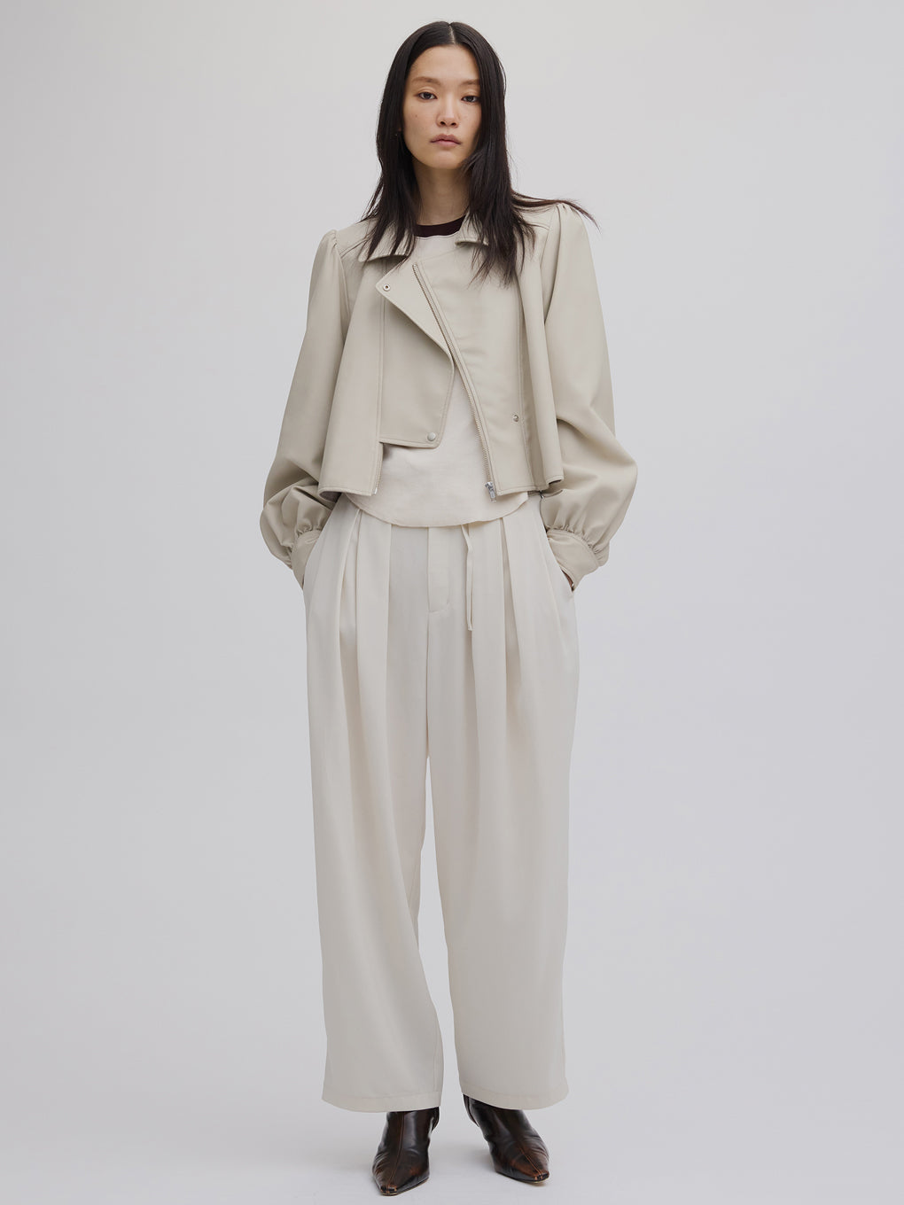 MULTI TUCK NARROW BELT PANTS