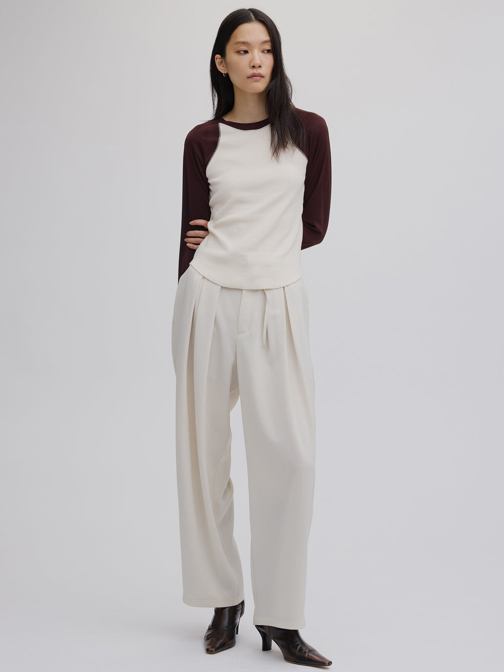 MULTI TUCK NARROW BELT PANTS