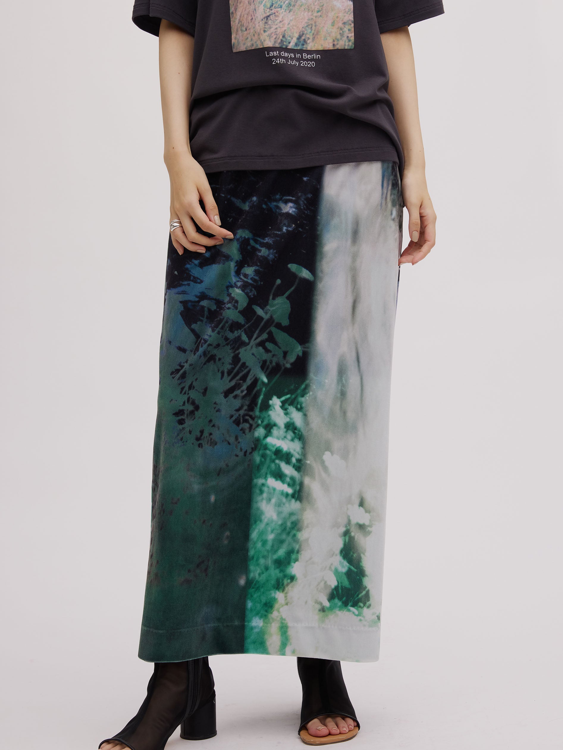 Silvia Conde Oliván×Ameri VELOUR SKIRT