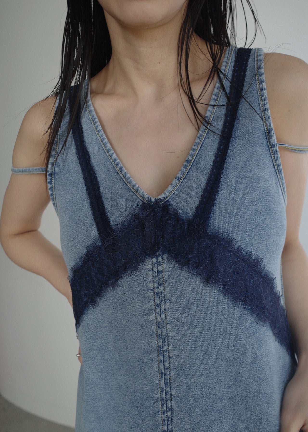 MEDI 2WAY DENIM LIKE LACE DOCKING DRESS