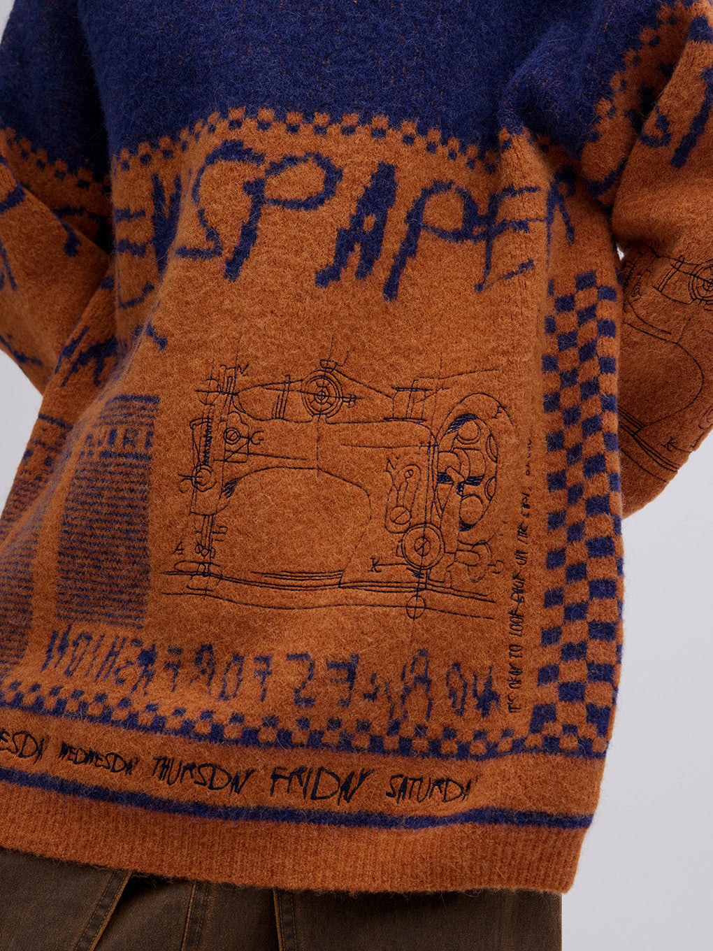 NEWS PAPER JACQUARED KNIT TOP