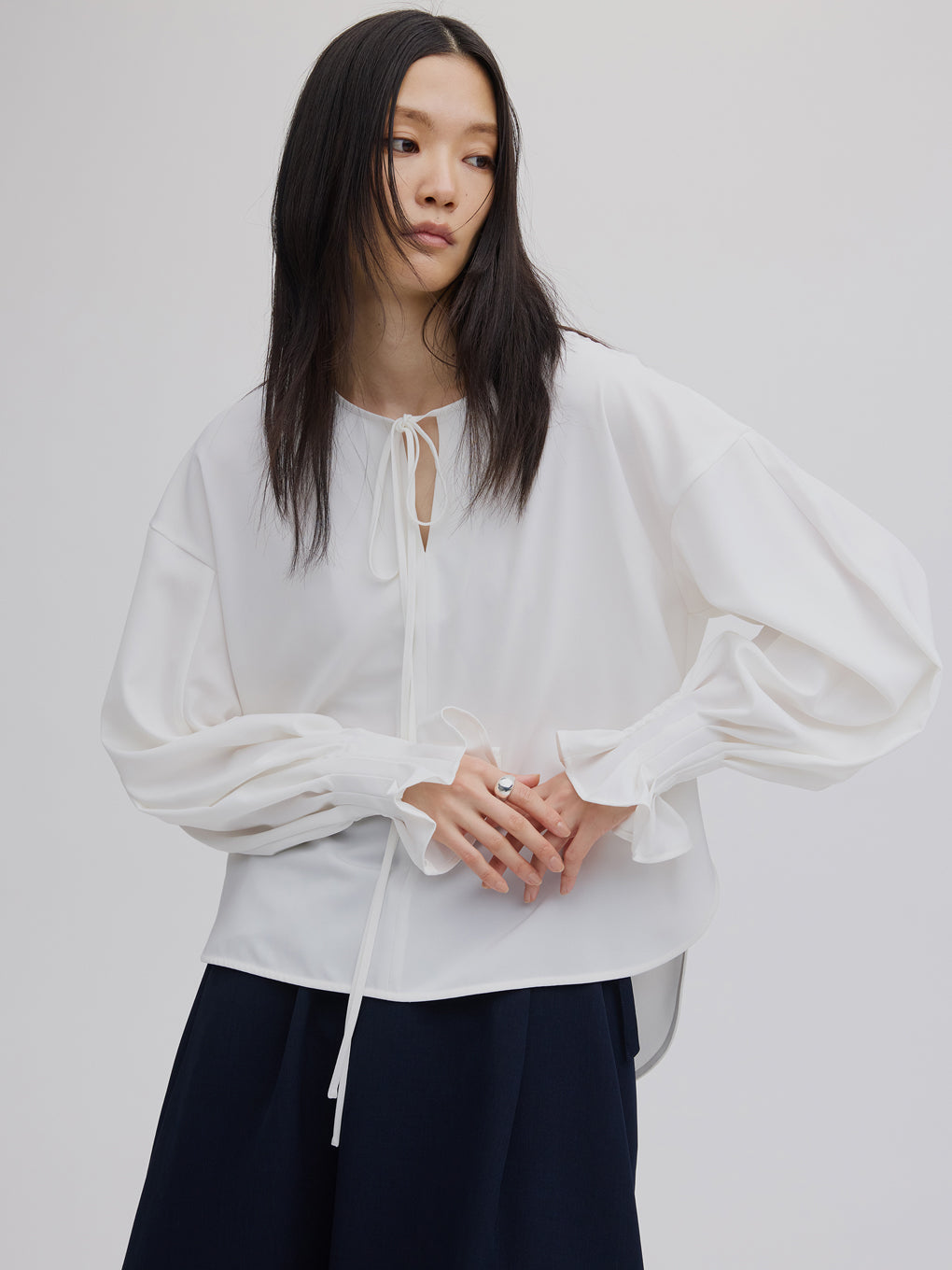 NECK RIBBON ARRANGE BLOUSE