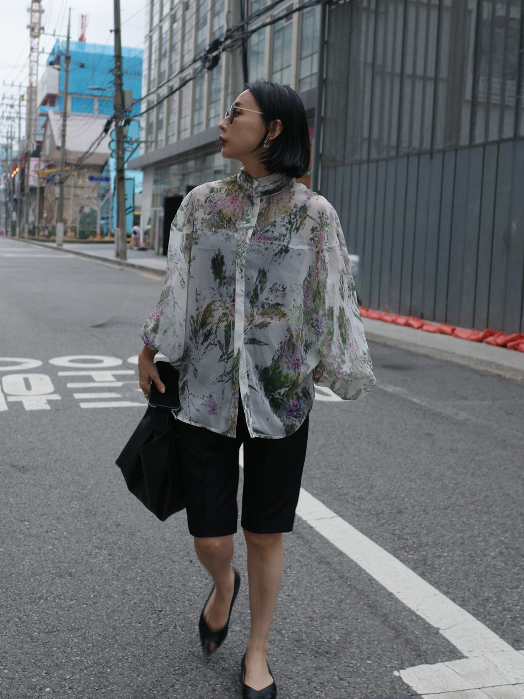 2WAY HOLOGRAM FLOWER SHEER BOW TIE SHIRT