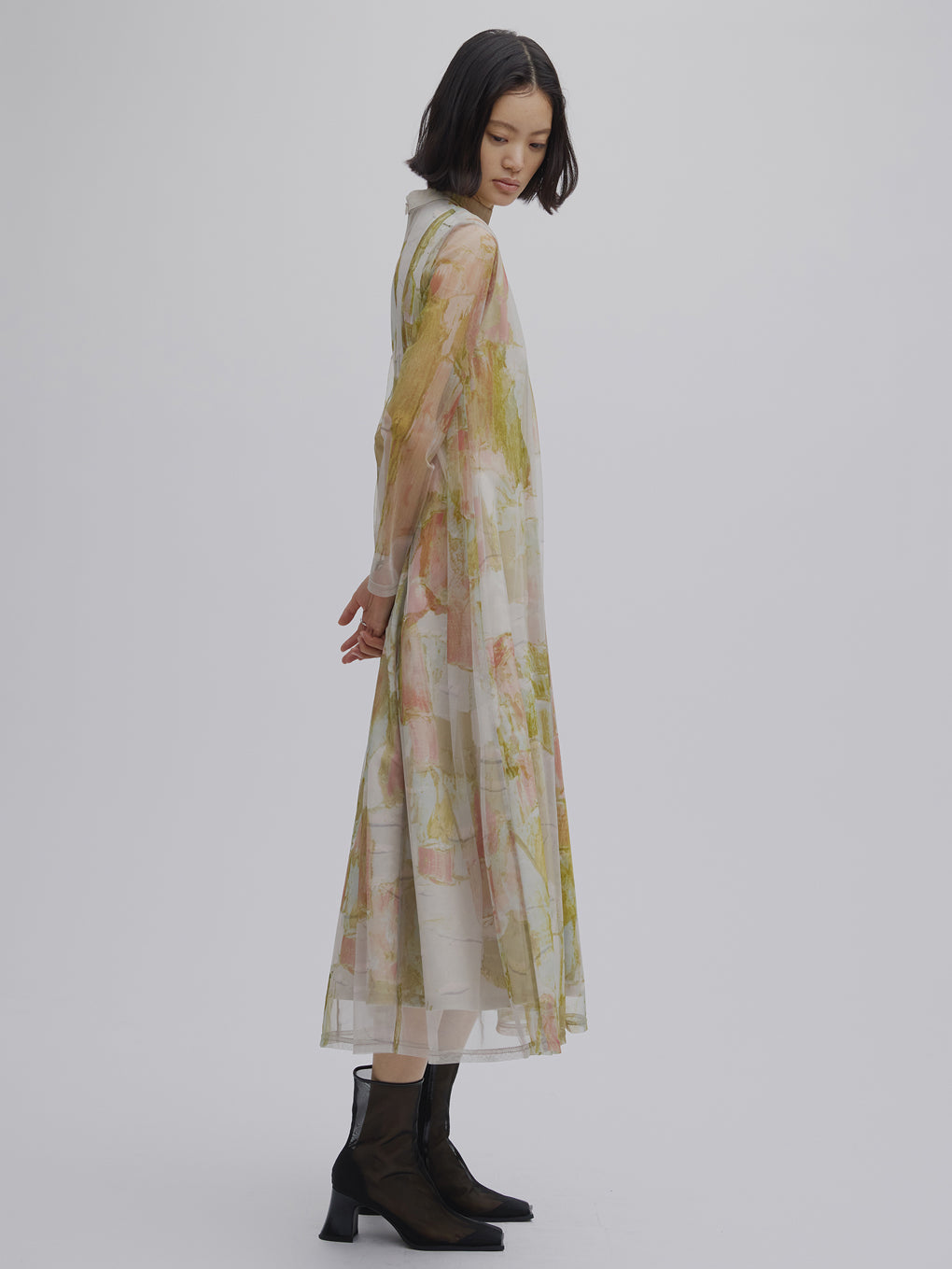 UND GYPSUM ART DRESS