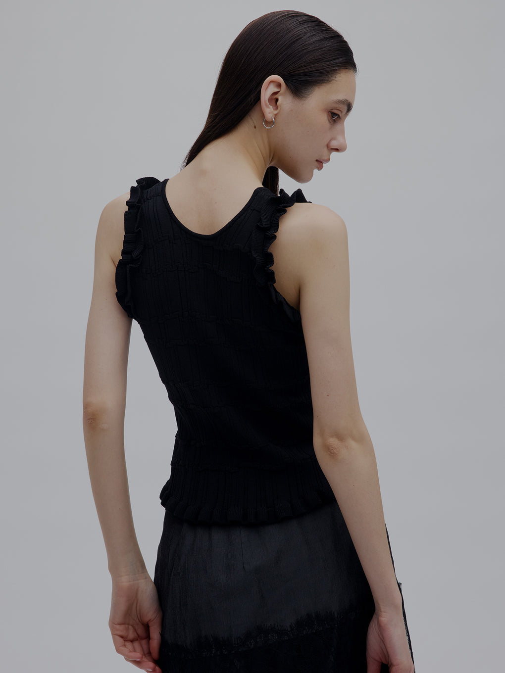 MEDI 2WAY WAVY FRILL KNIT TOP