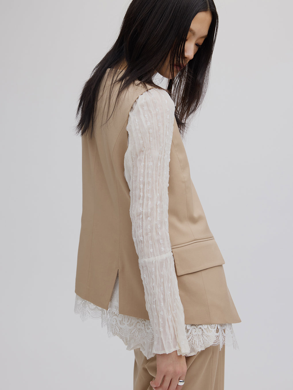 2WAY CREW NECK LACE TAKE OFF VEST