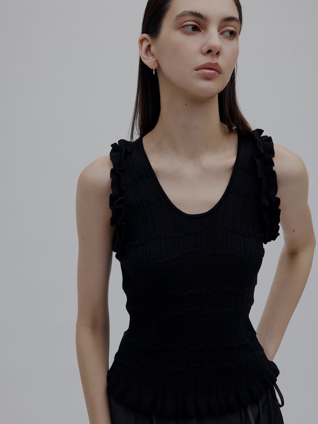 MEDI 2WAY WAVY FRILL KNIT TOP