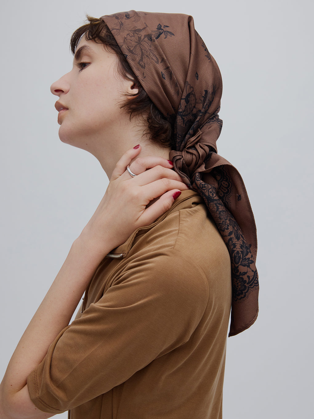 FLORAL LACE PRINT SCARF
