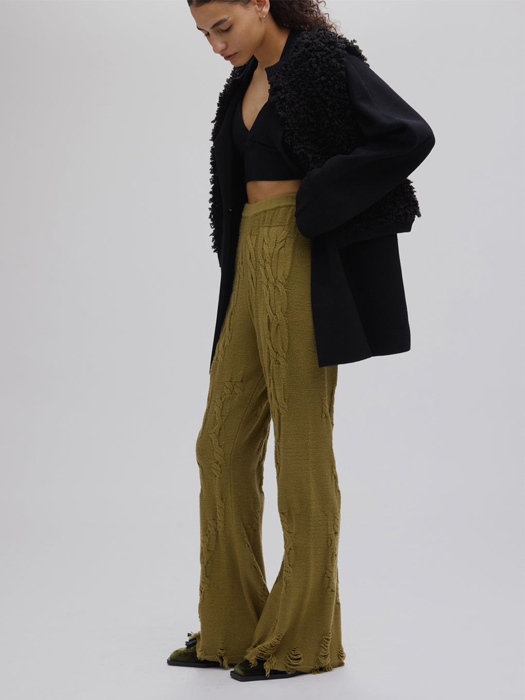 UND RANDOM CABLE KNIT PANTS