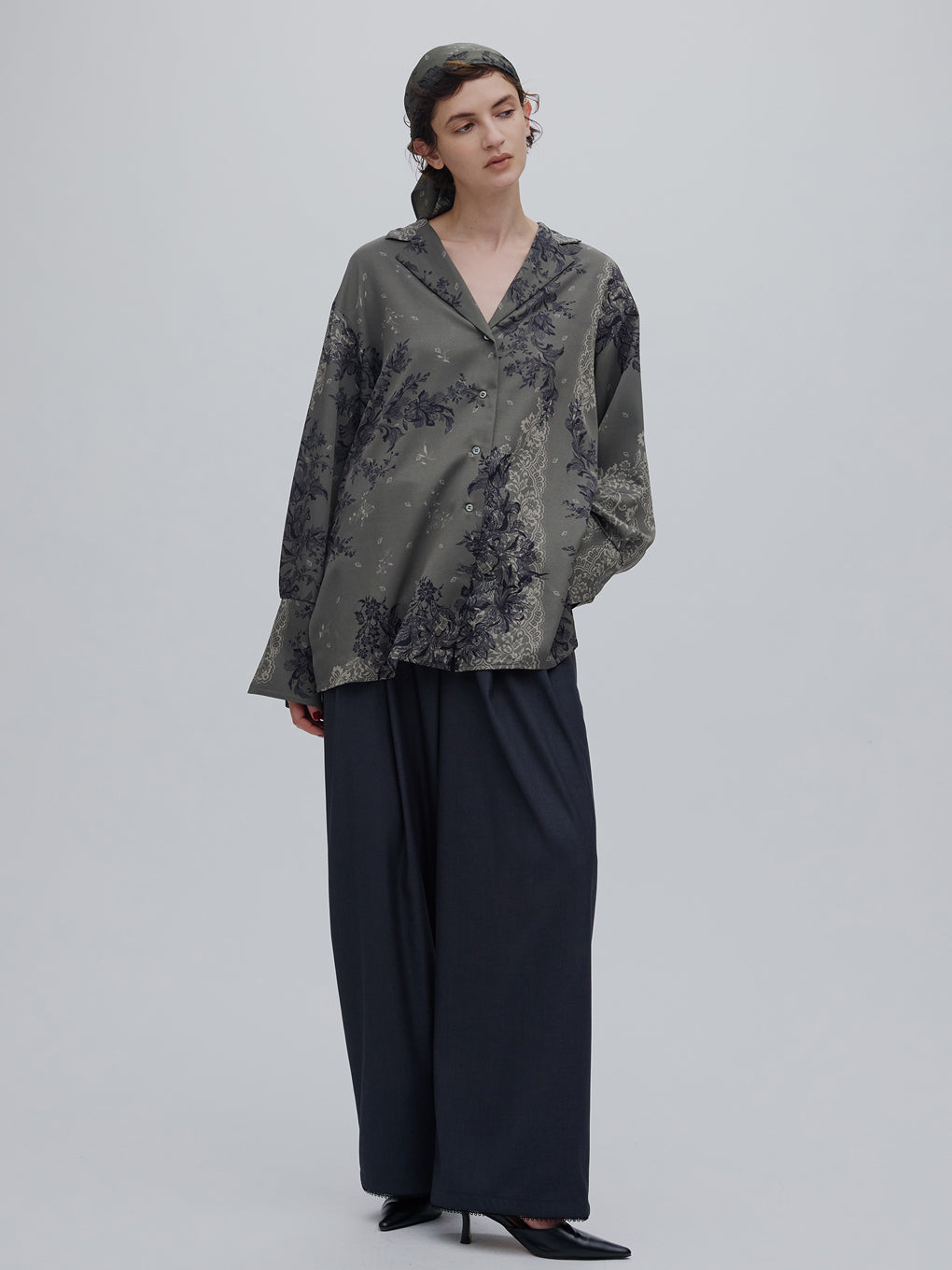 FLORAL LACE SCARF PRINT SHIRT