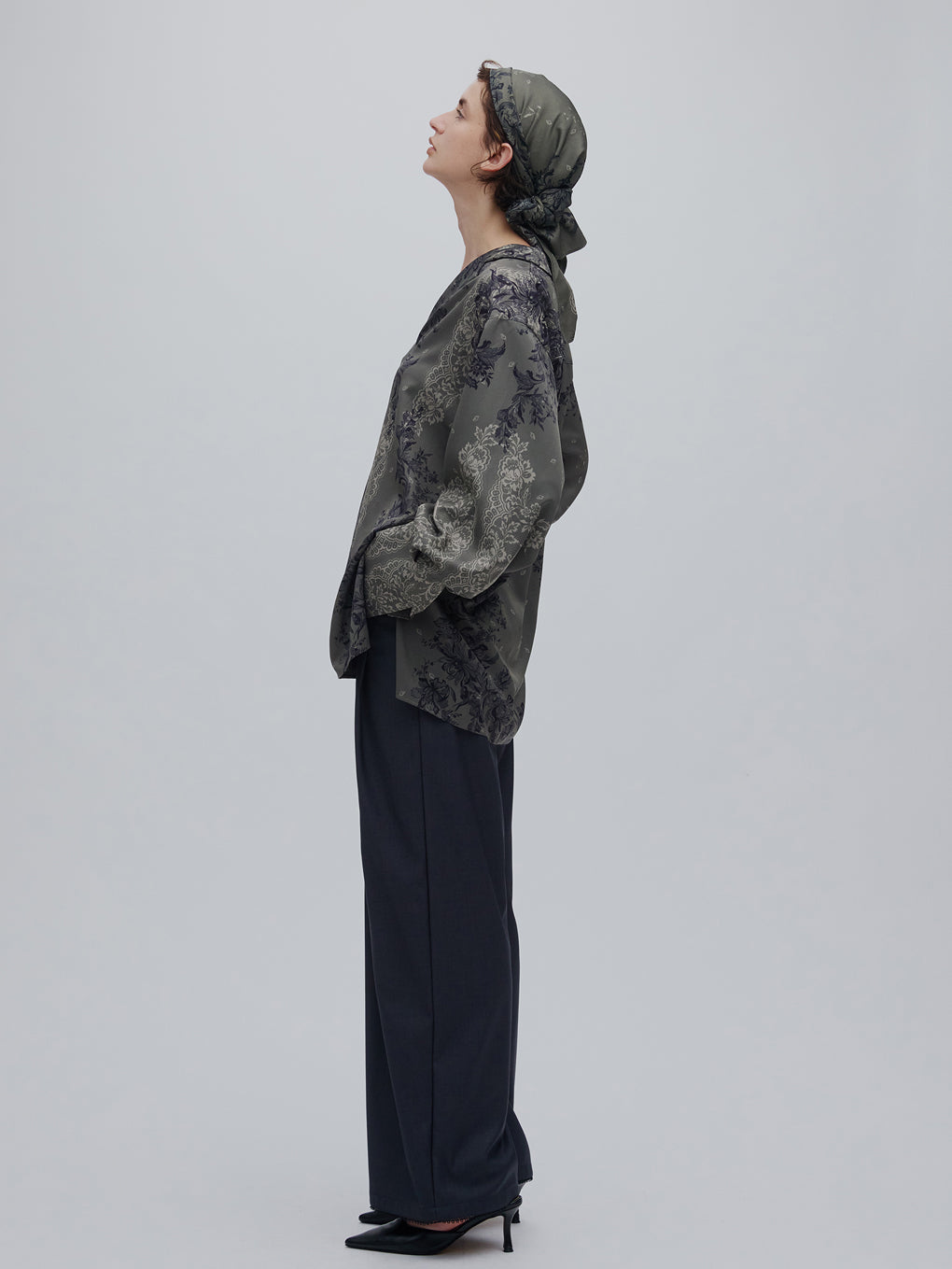 FLORAL LACE SCARF PRINT SHIRT
