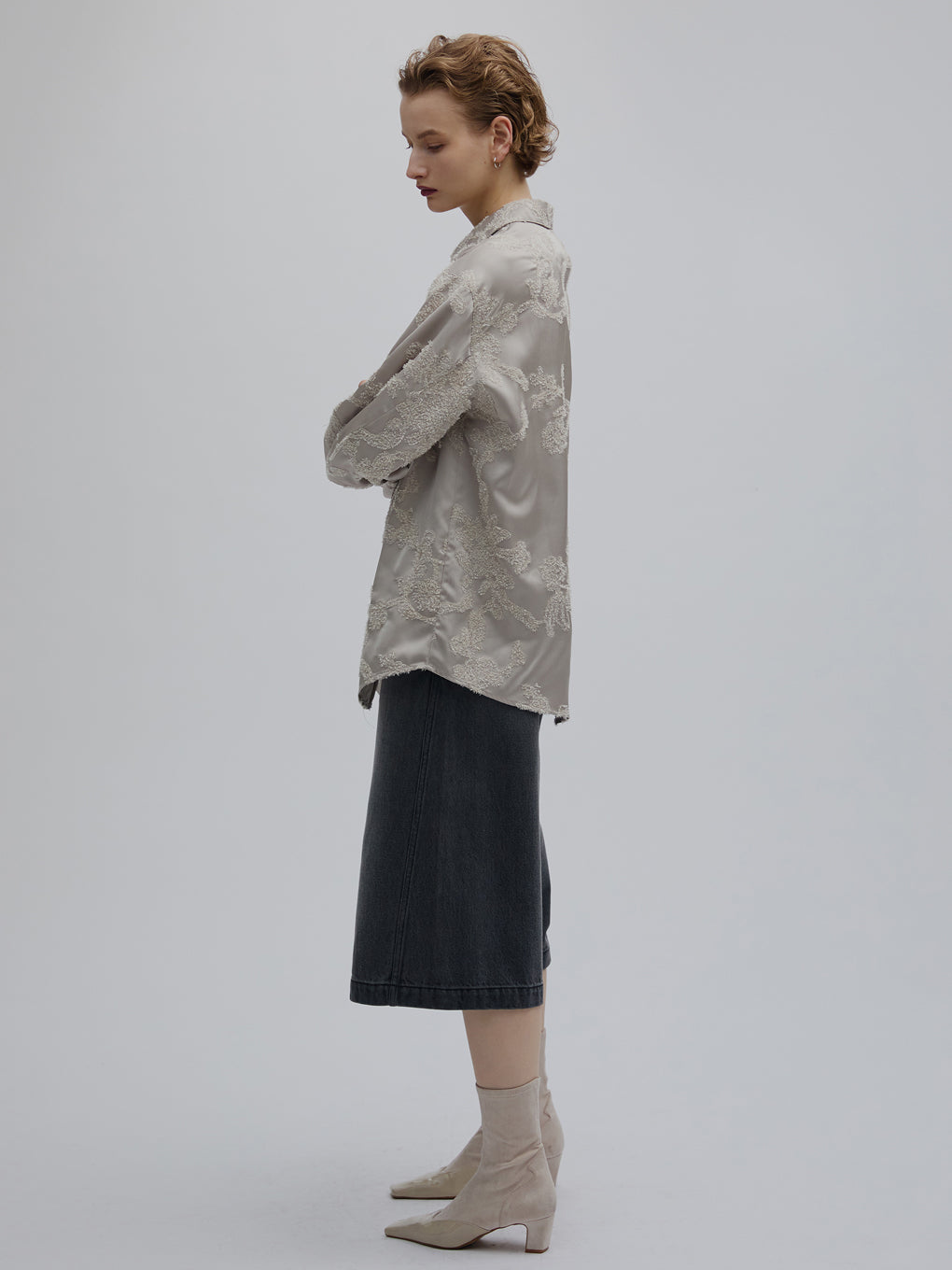 MOLE YARN EMBROIDERY SATIN SHIRT