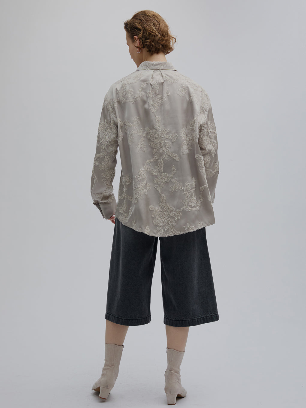 MOLE YARN EMBROIDERY SATIN SHIRT