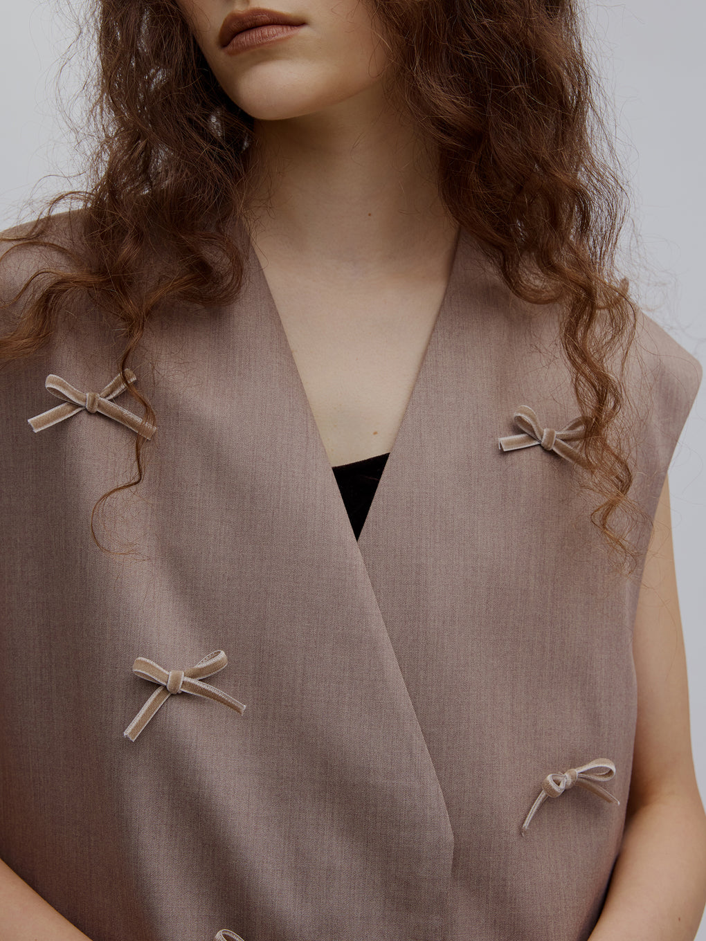 RIBBON SCATTERED VEST