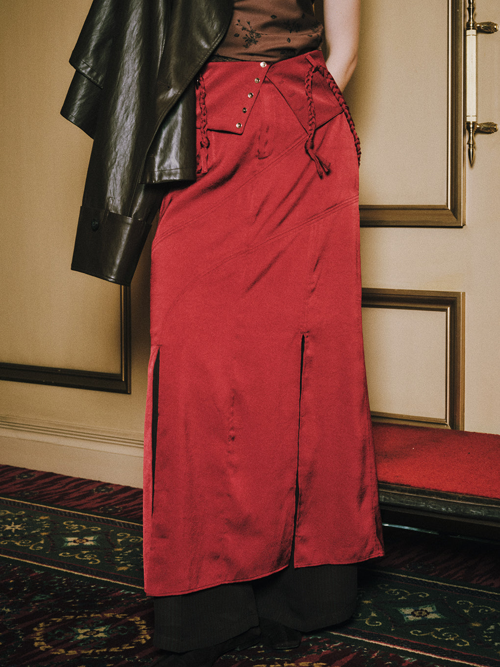 CRUSHED SATIN ARRANGE CORD SKIRT