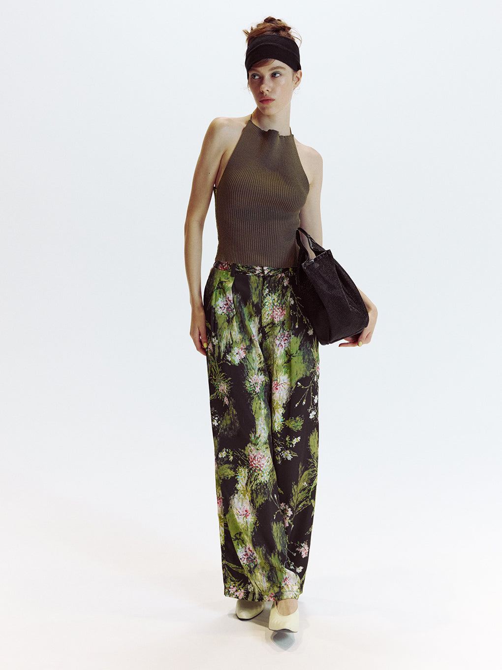 HOLOGRAM FLOWER TUCK WIDE PANTS