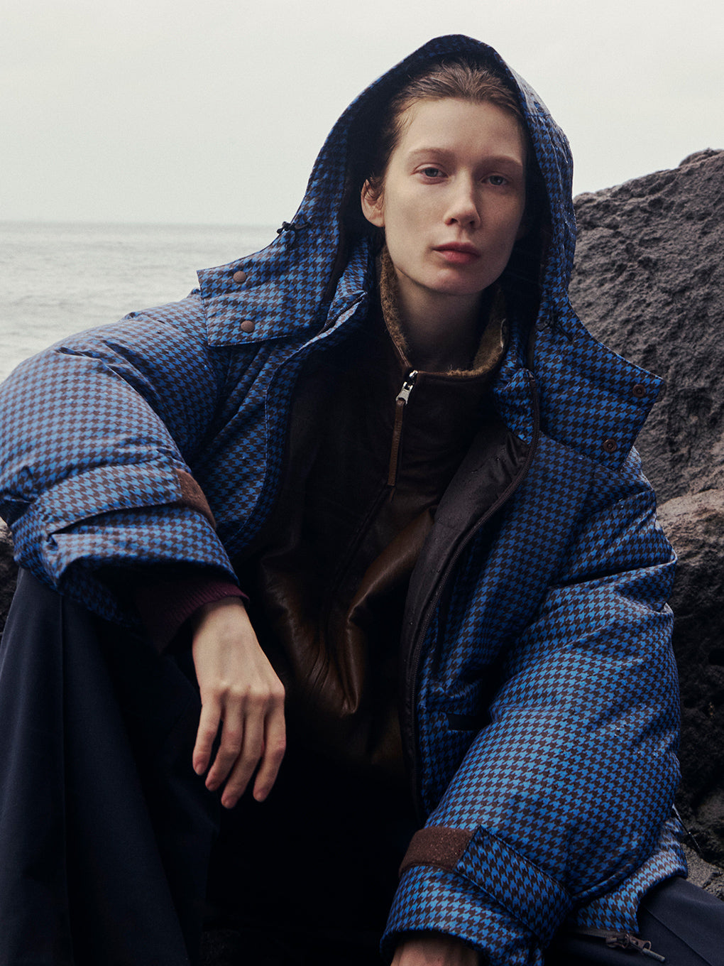 NANGA × Ameri POCKET HOUNDSTOOTH DOWN COAT