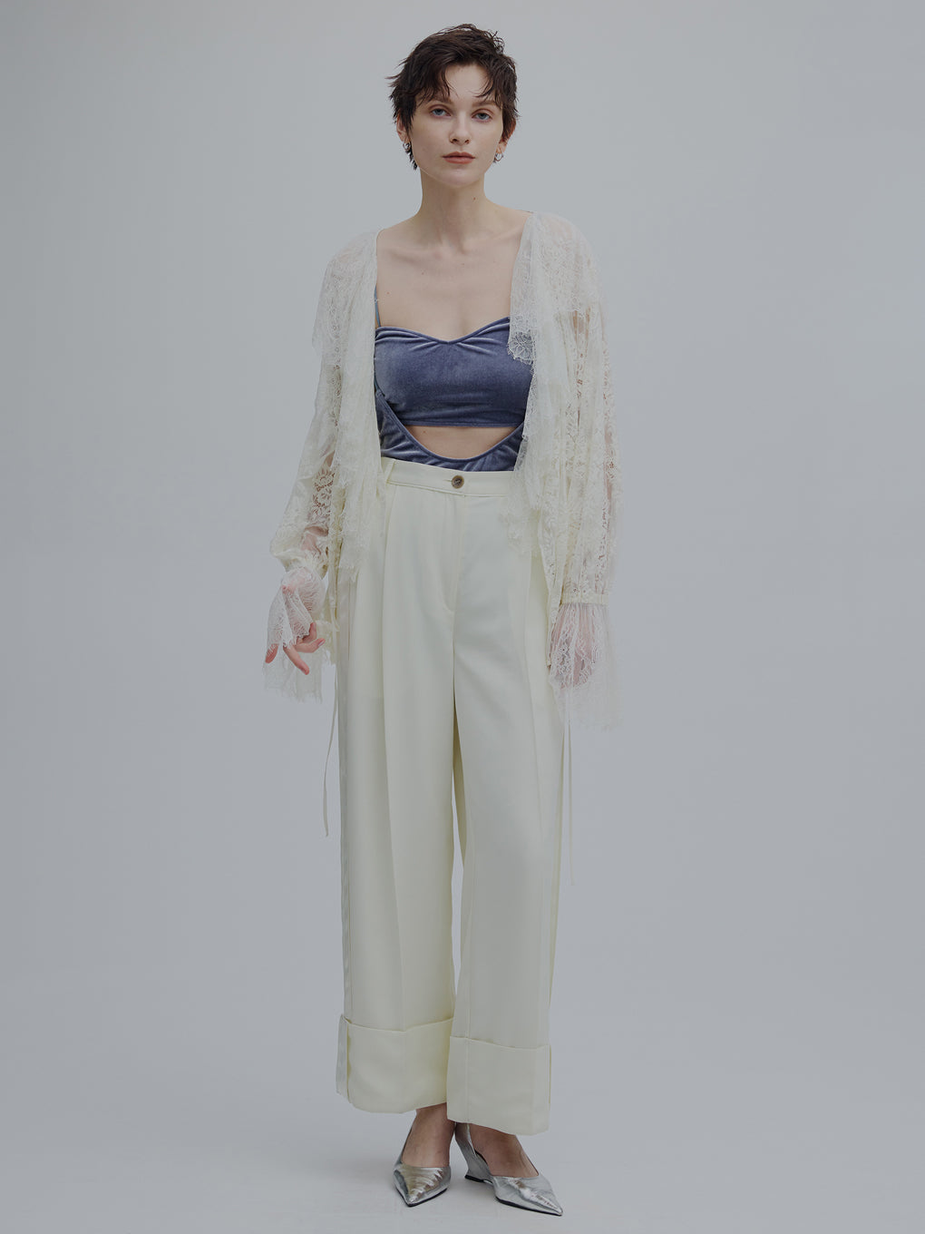 2WAY LACE RAFFLE BLOUSE