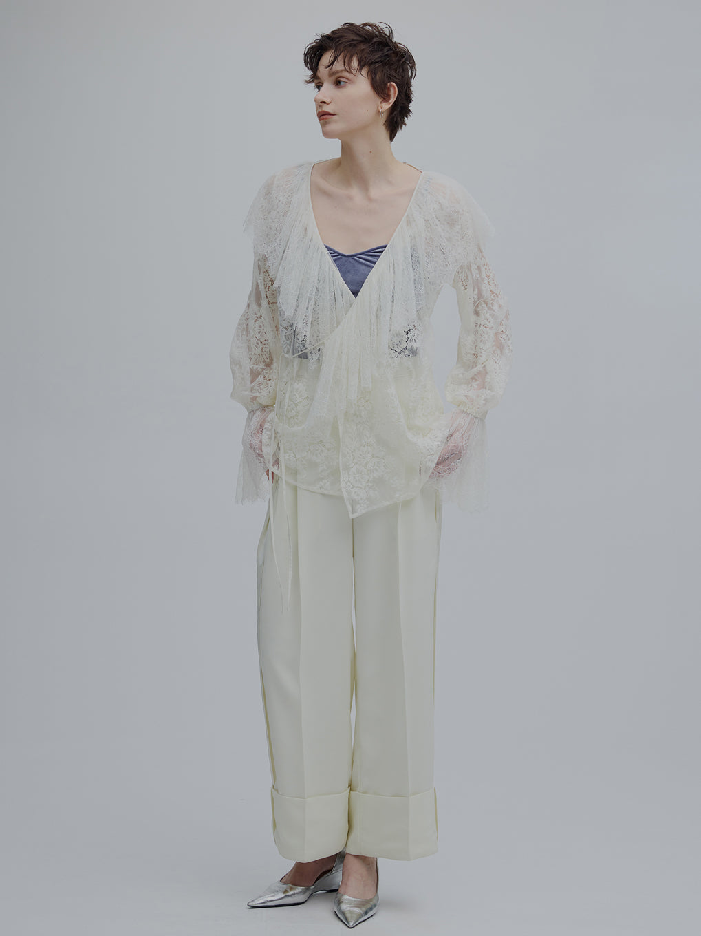 2WAY LACE RAFFLE BLOUSE