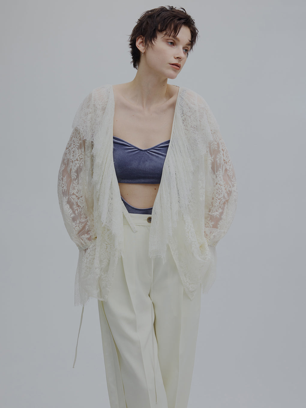 2WAY LACE RAFFLE BLOUSE