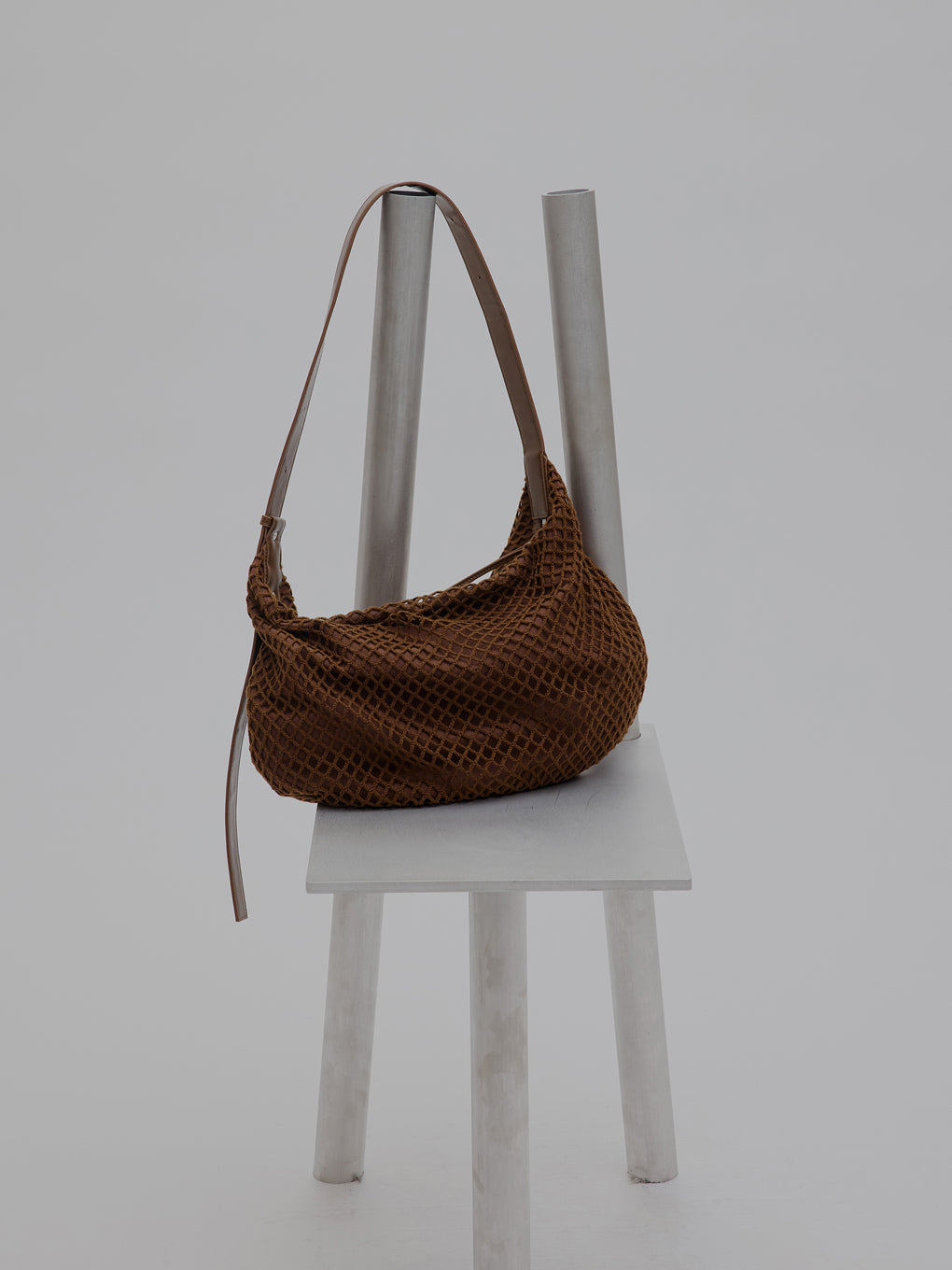MEDI MESH ROUND SHOULDER BAG