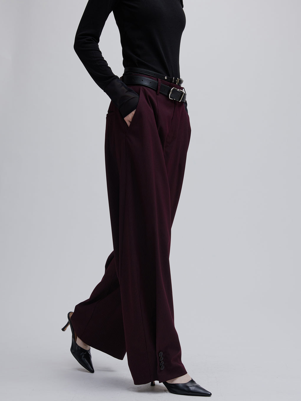 UND PINSTRIPE BARREL SILHOUETTE PANTS