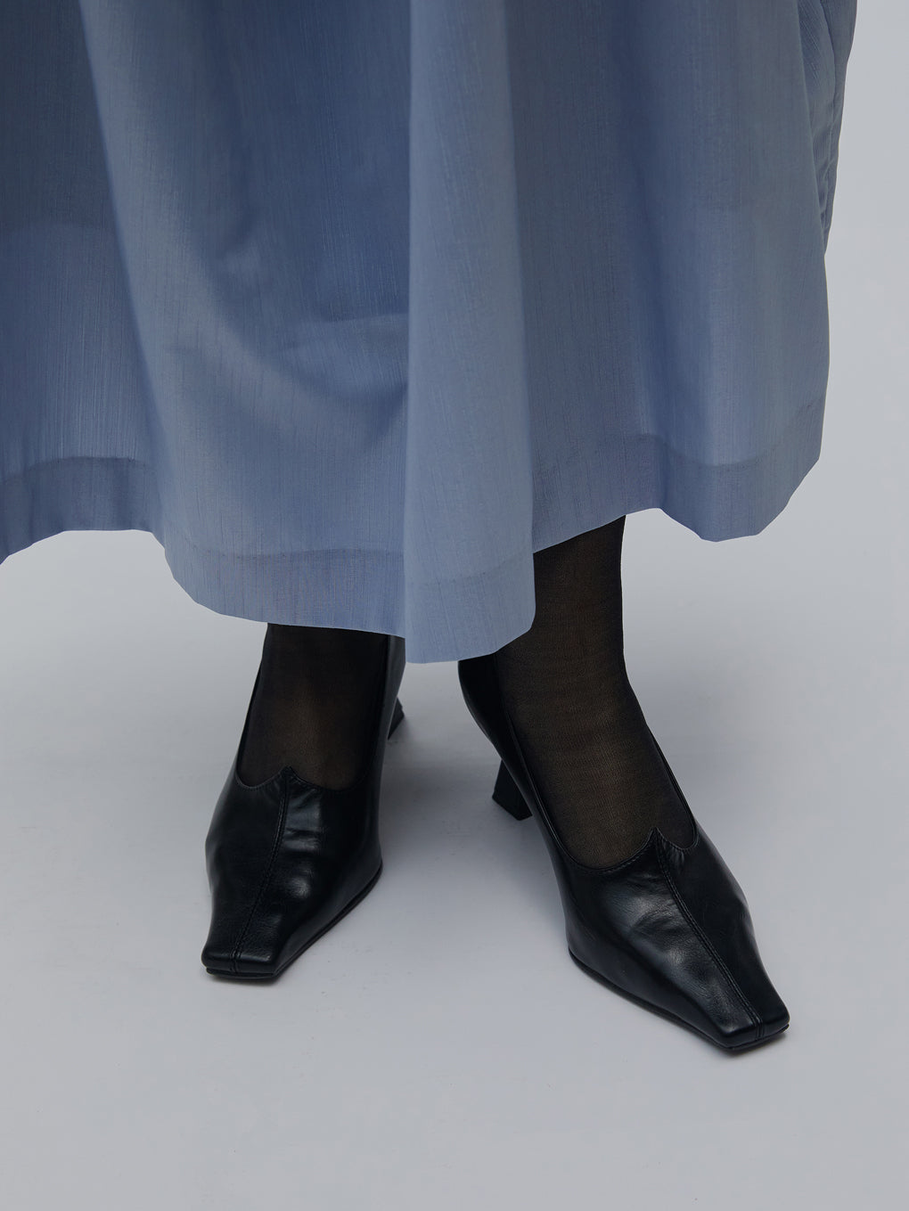 HEART CUT SQUARE TOE PUMPS