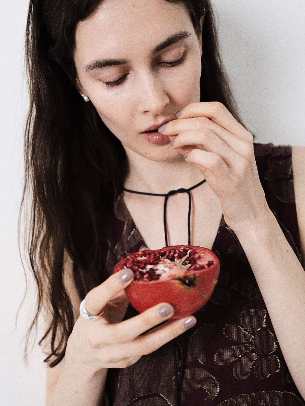 MEDI KITTY V NECK DRESS