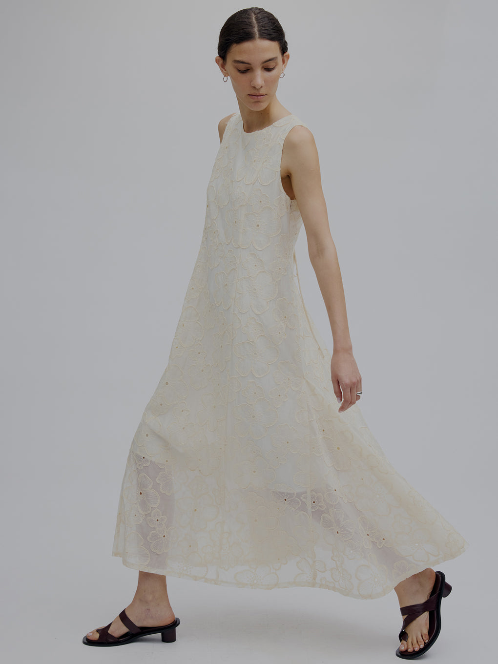 MEDI EMBROIDERY BACK LACE UP DRESS