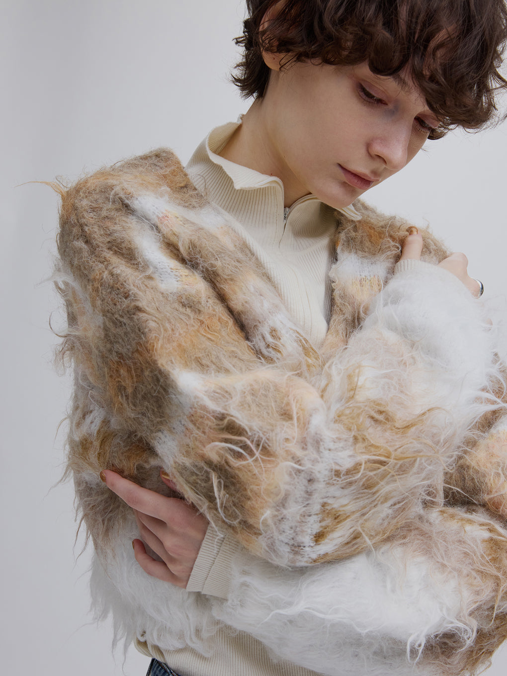 MONSTER SHAGGY SHORT KNIT CARDIGAN