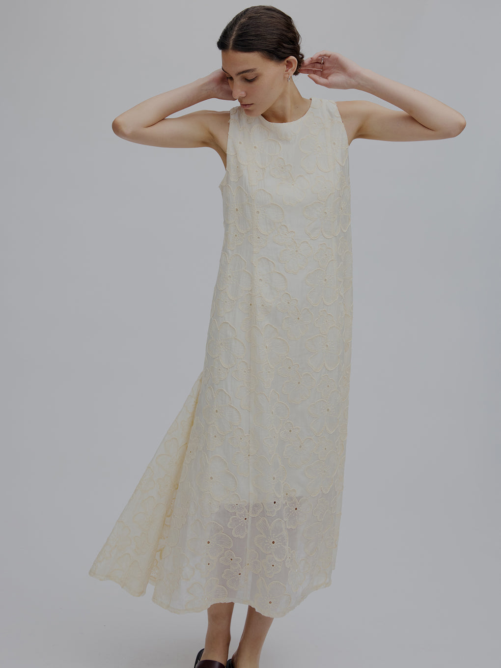 MEDI EMBROIDERY BACK LACE UP DRESS