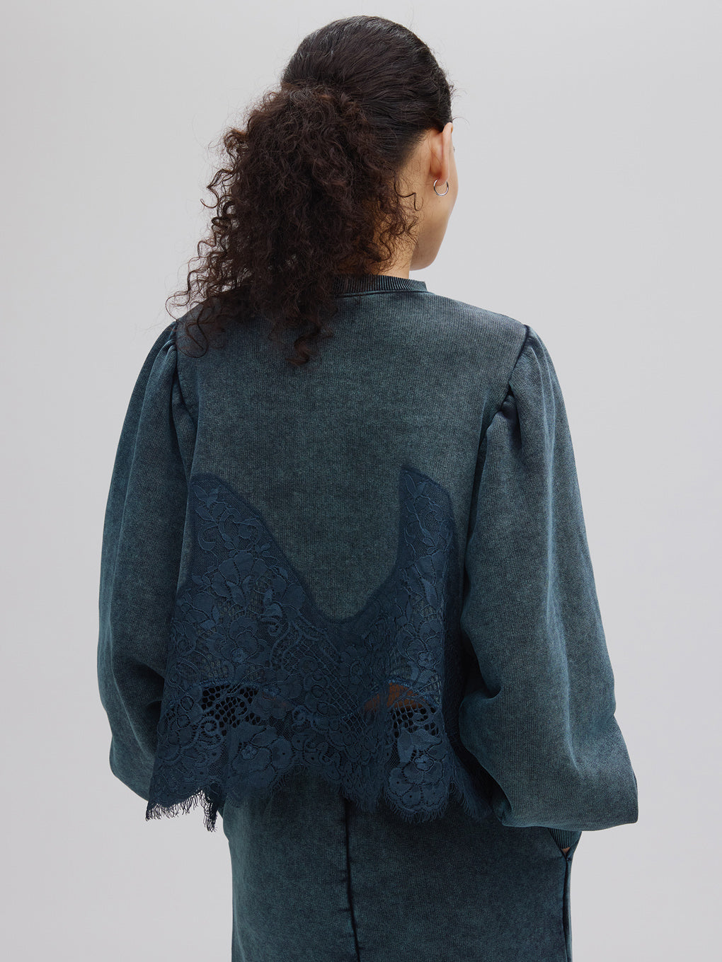 CHEMICAL OVERDYE LACE SWEAT TOP