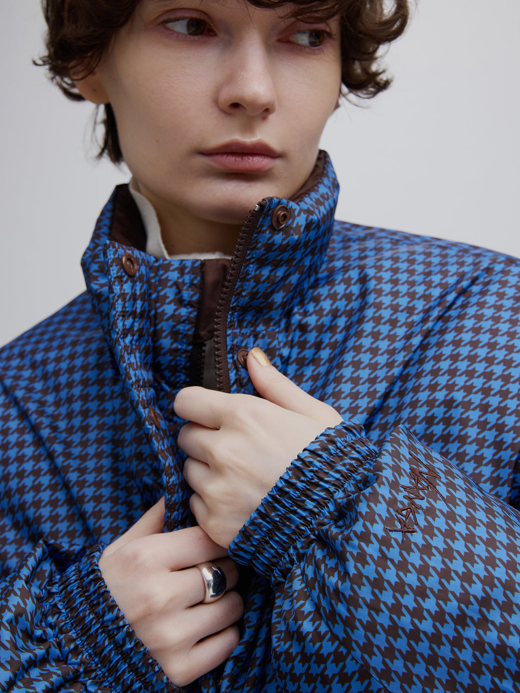 NANGA × Ameri REVERSIBLE HOUNDSTOOTH DOWN COAT