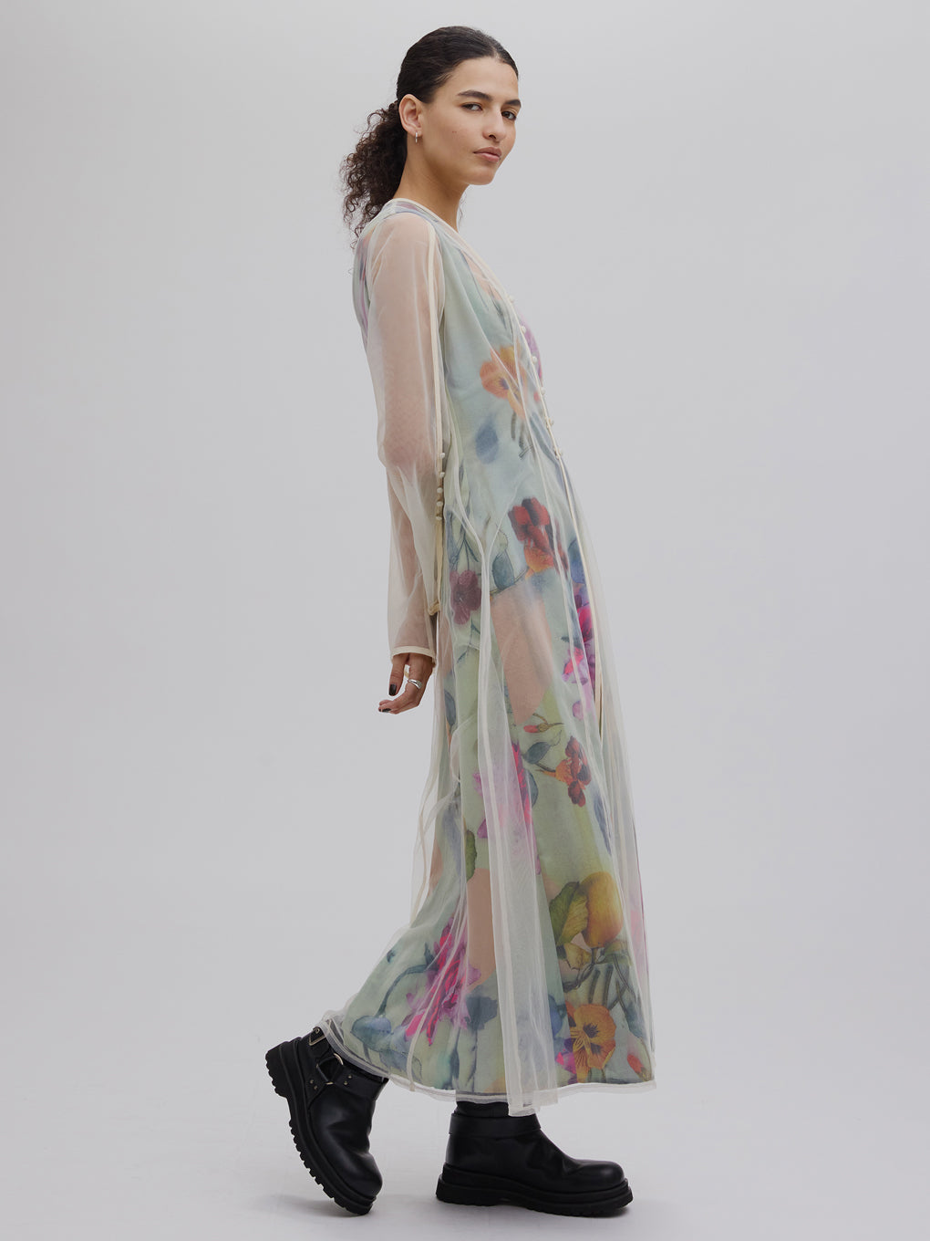 UND GRACE CHIFFON VEIL DRESS