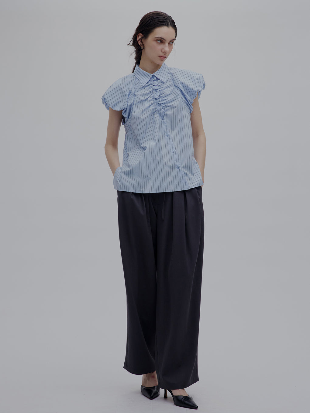 MEDI BALLOON SHOULDER GATHER BLOUSE