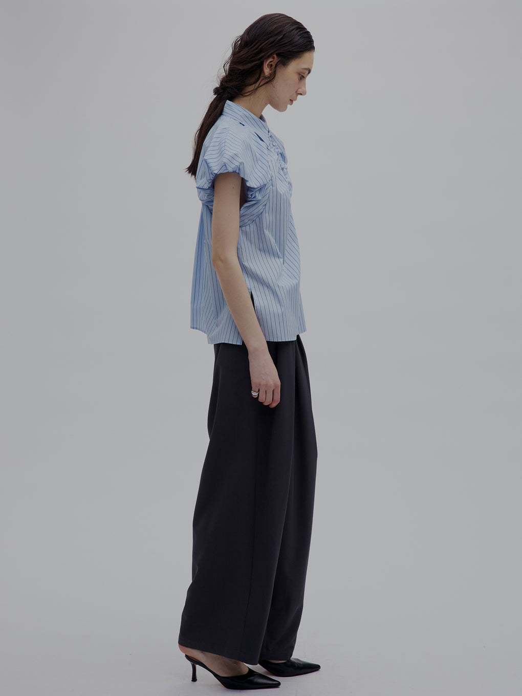 MEDI BALLOON SHOULDER GATHER BLOUSE