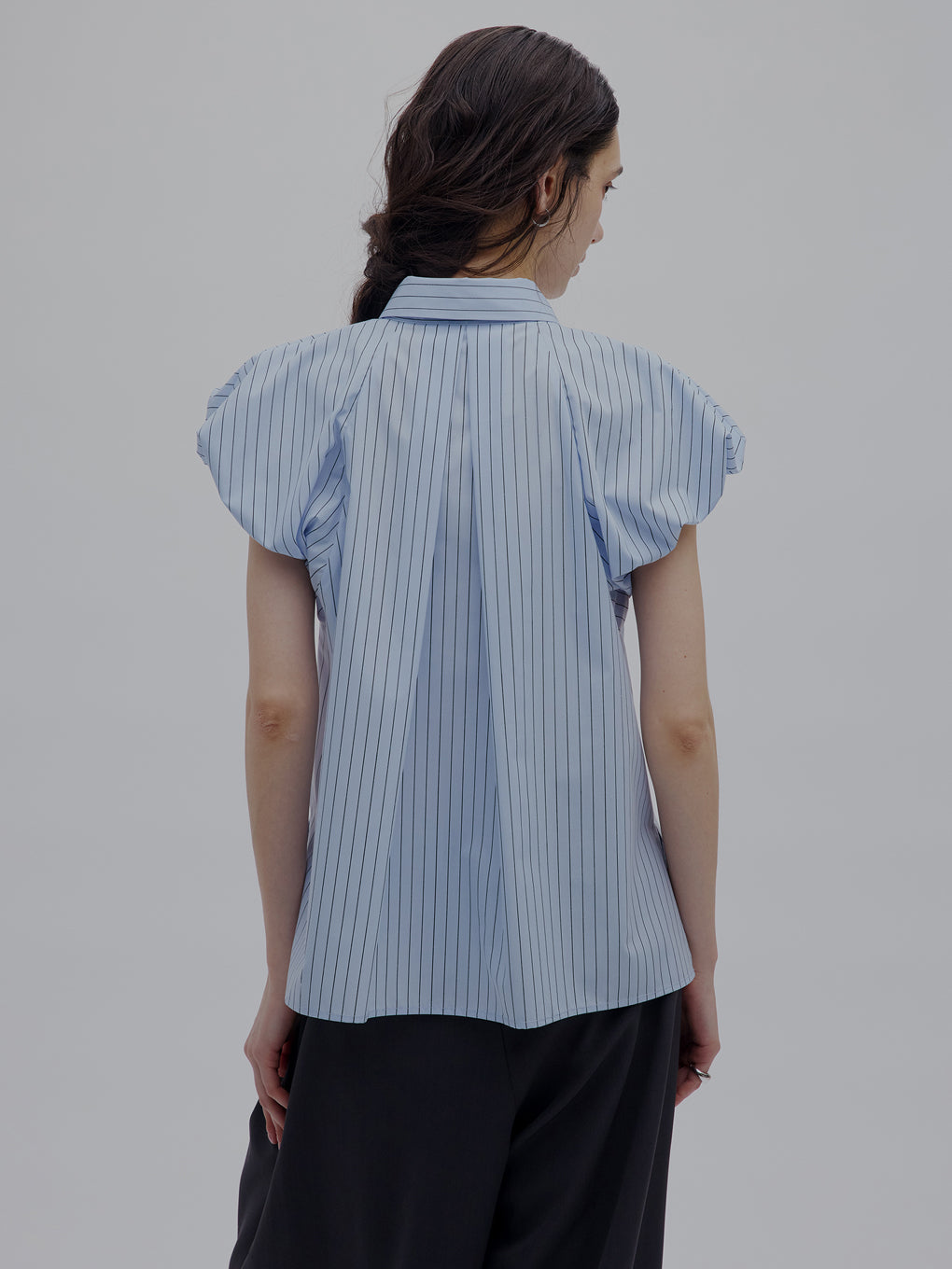 MEDI BALLOON SHOULDER GATHER BLOUSE