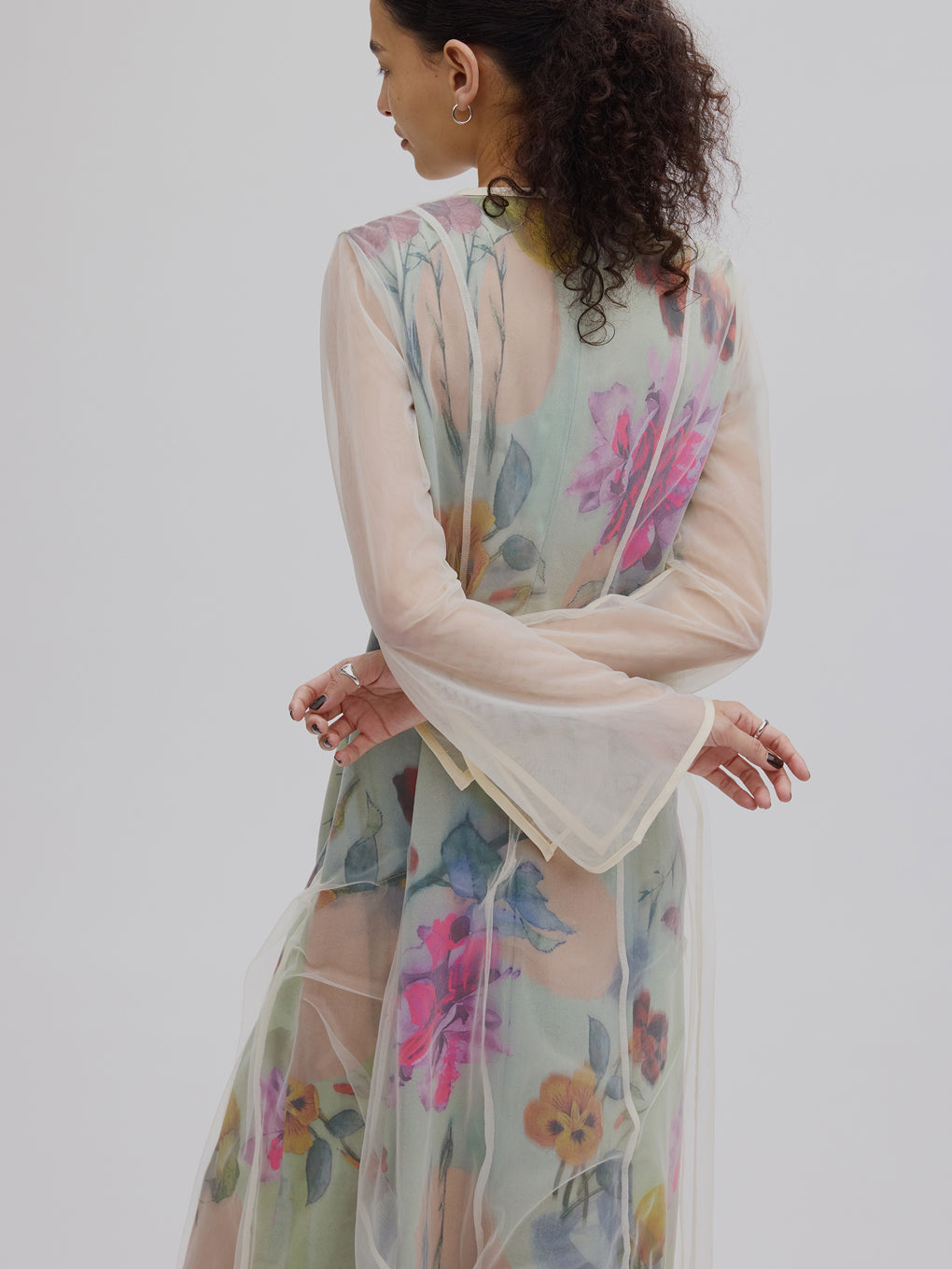 UND GRACE CHIFFON VEIL DRESS