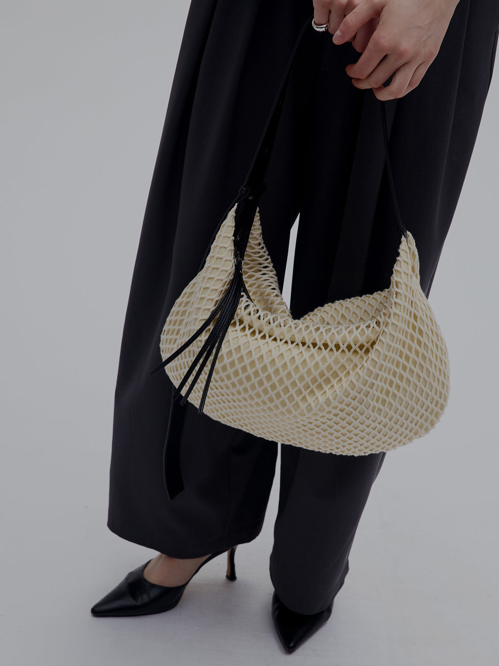 MEDI MESH ROUND SHOULDER BAG