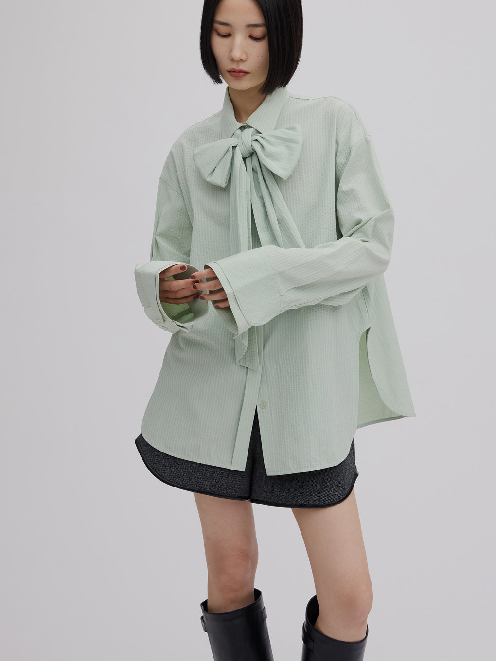 UND UNEVENNESS TIE BLOUSE