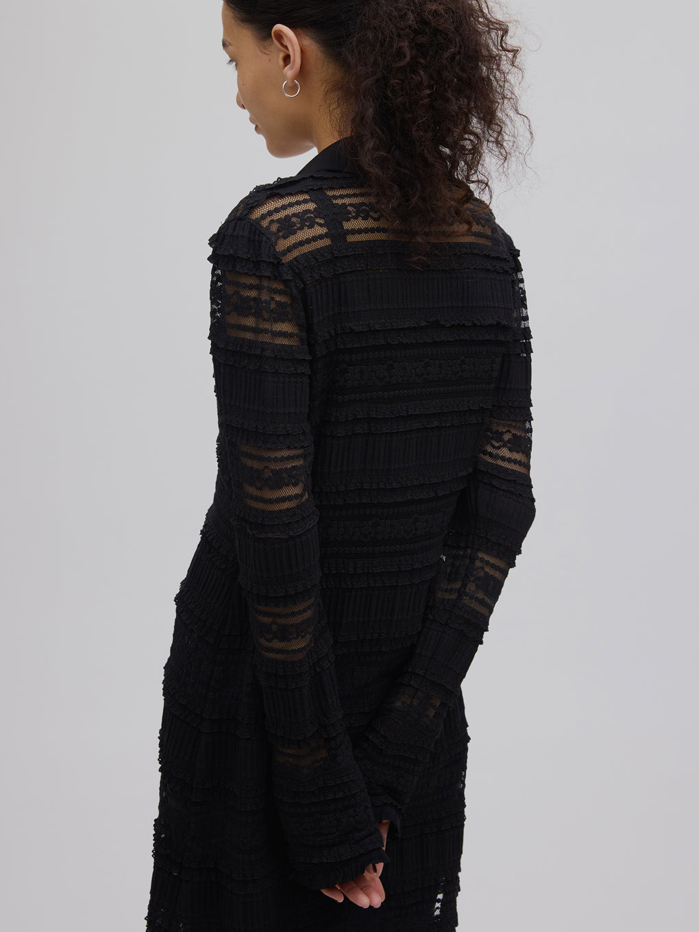 UND MIGNON LACE TUNIC TOP