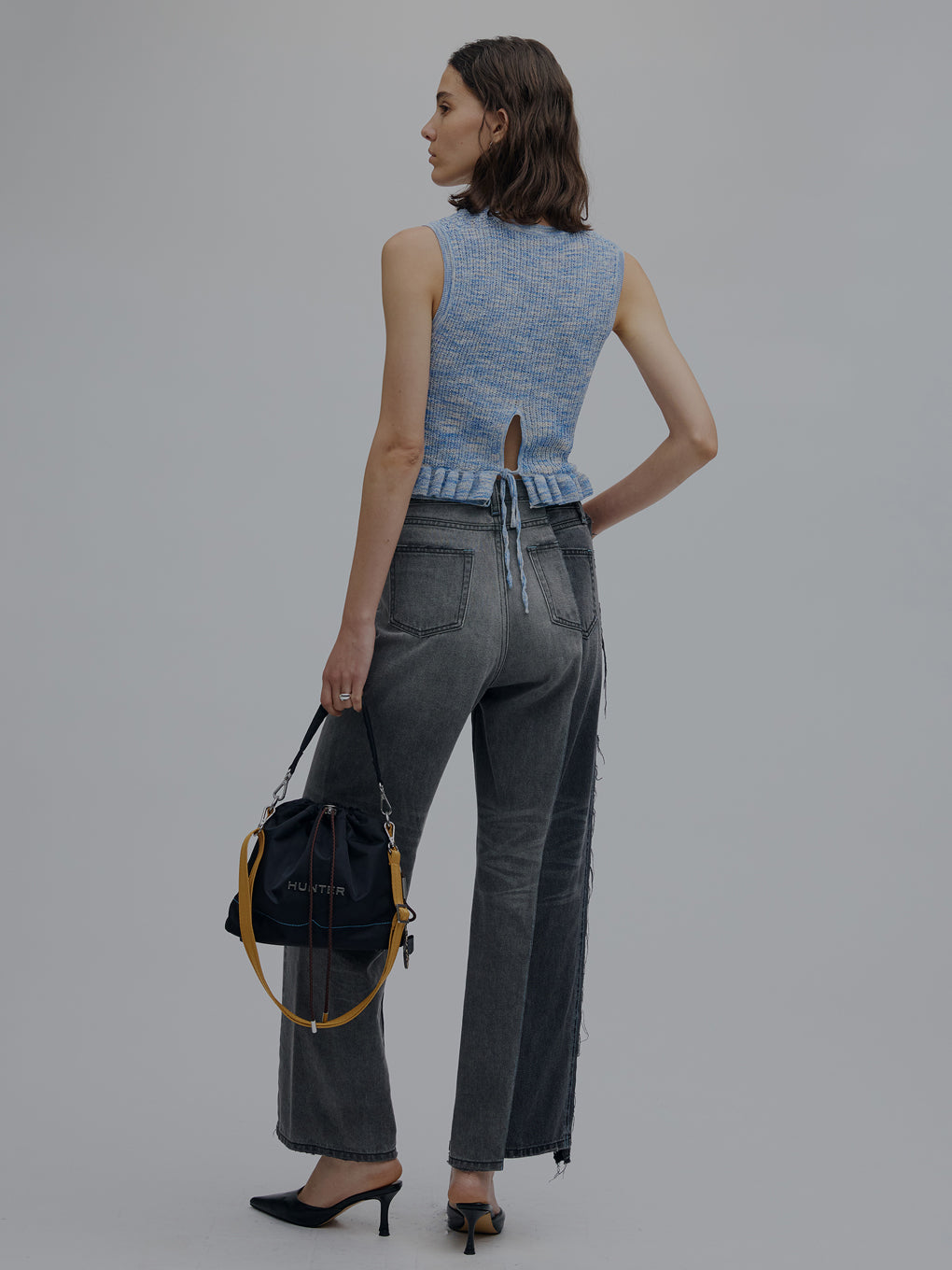MEDI FRILL BACK RIBBON KNIT TOP