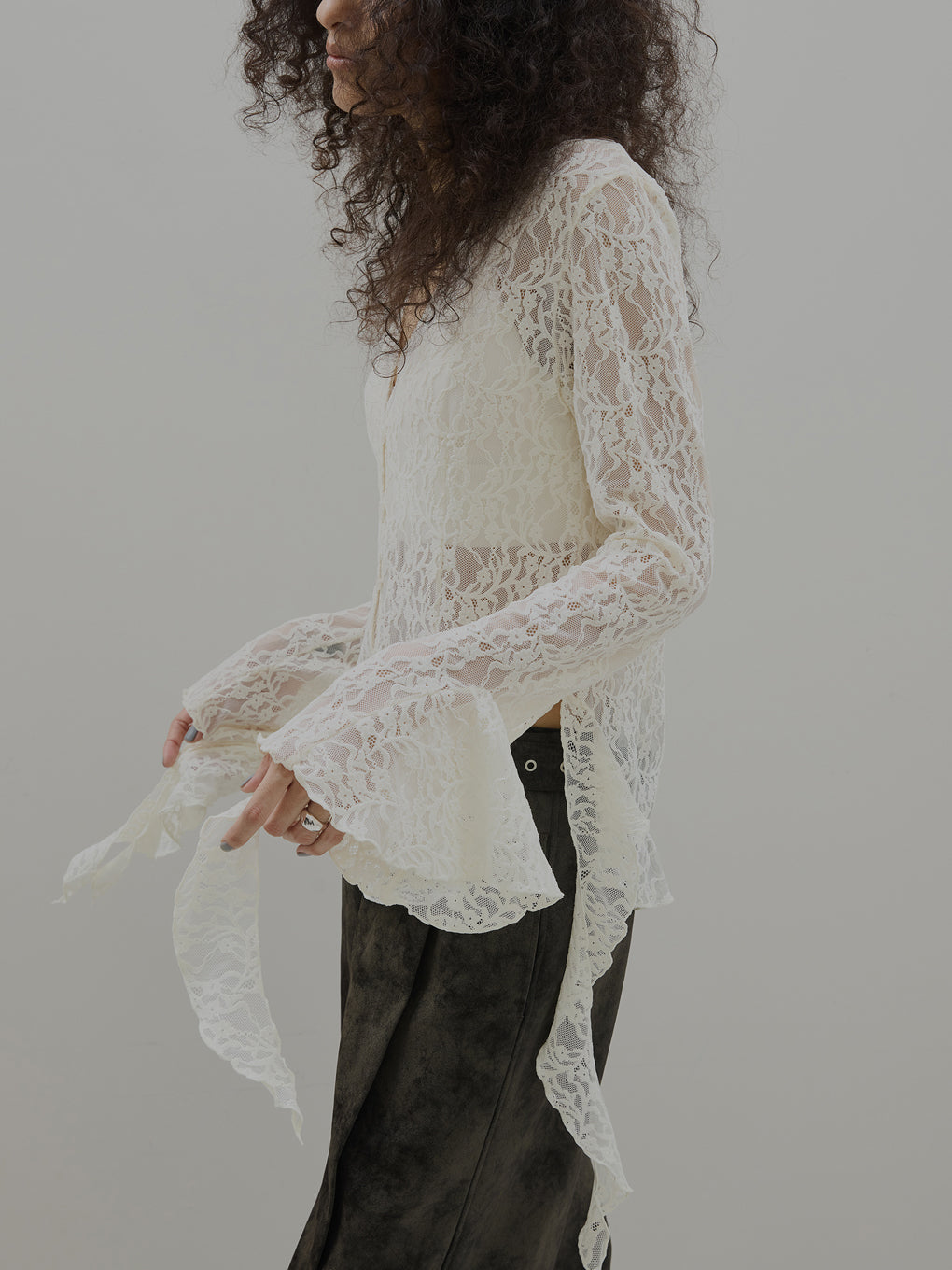 AMERIアメリUND 2WAY CUT LACE FRILL TOP レース UND 2WAY CUT LACE FRILL TOP