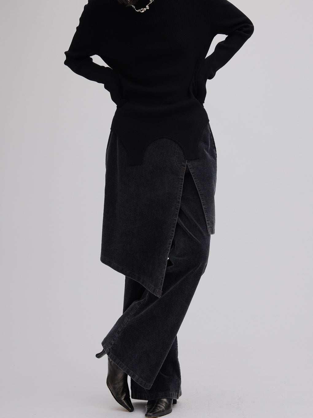 UND STRETCH CORDUROY SKIRT WITH PANTS