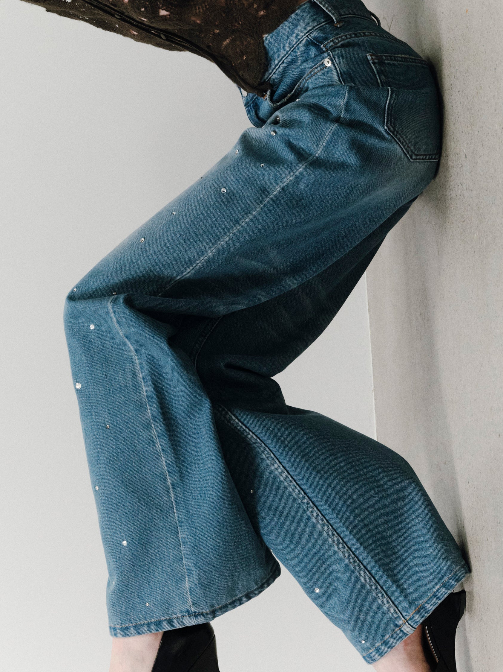 UND BIJOU STRAIGHT DENIM PANTS