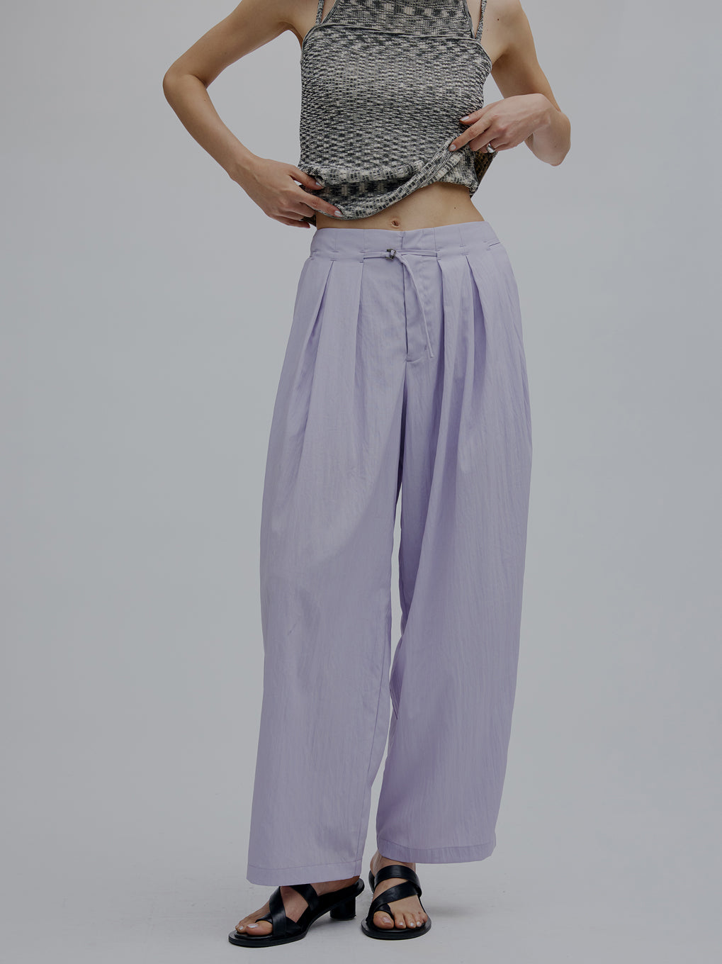 MEDI MULTI TUCK NARROW BELT PANTS