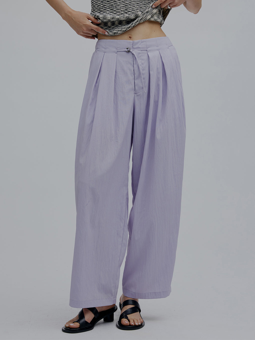 MEDI MULTI TUCK NARROW BELT PANTS