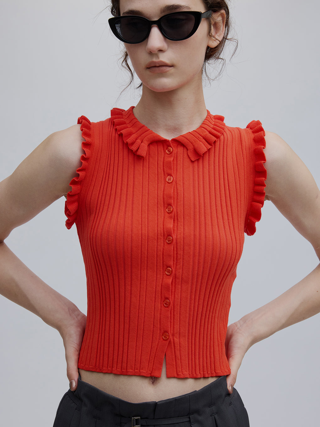 COMPACT FRILL COLLAR KNIT